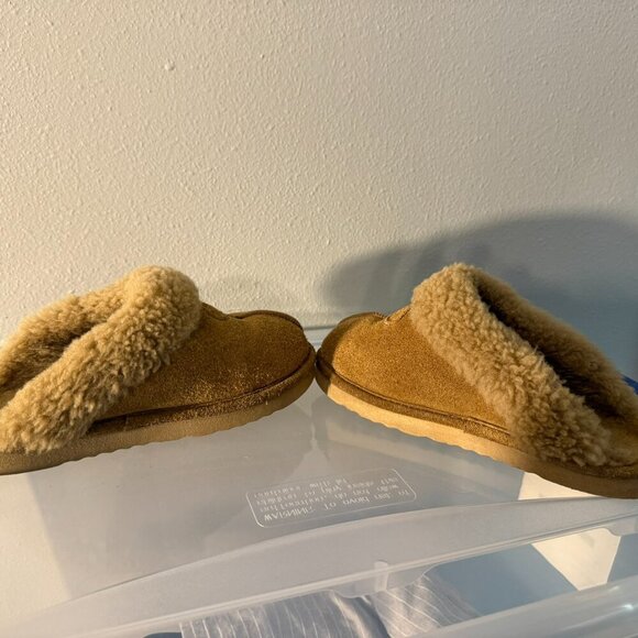 Bear Paw Slippers - tan, lightly used. Very warm! - Picture 7 of 10